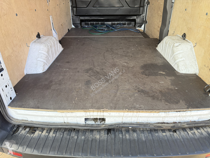 Véhicule utilitaire Ford e 68kWh 184PK E-