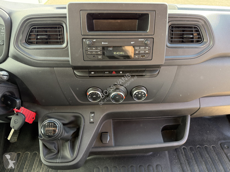 Véhicule utilitaire Renault 2.3DCi 135PK