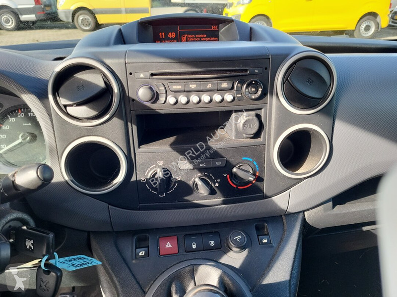 Véhicule utilitaire Peugeot 99pk
