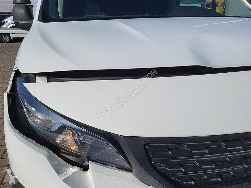 Véhicule utilitaire Peugeot 76pk