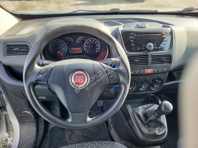 Véhicule utilitaire Fiat 90pk Doblò