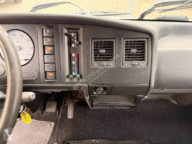 Nissan 120.35 van