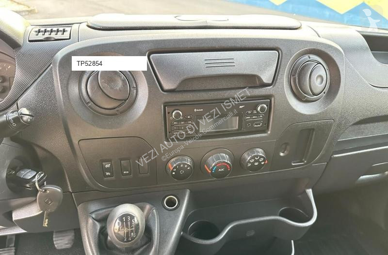 Renault master van