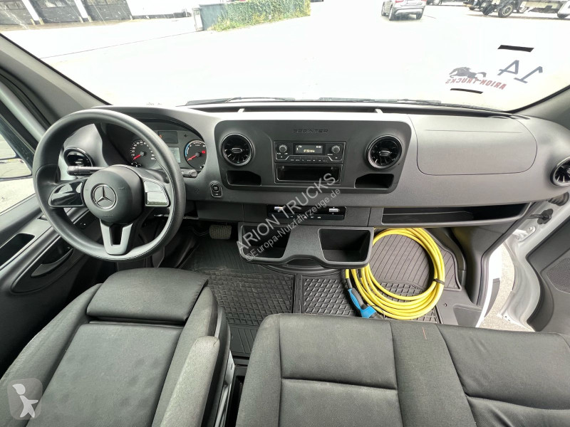 عربة نفعية Mercedes e L2H2...