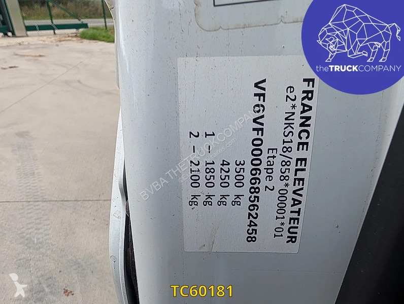 Renault 130.35 l2h2 navcelle van