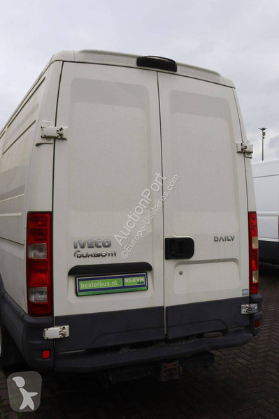 Bedrijfswagen Iveco 35C13