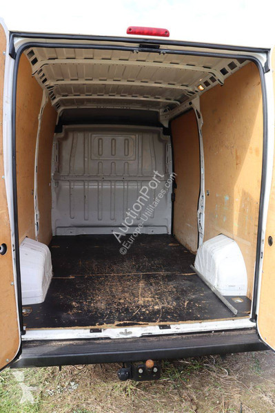 Véhicule utilitaire Peugeot