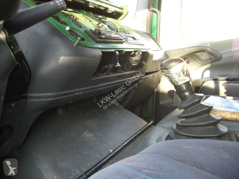 Bedrijfswagen Mercedes 823L