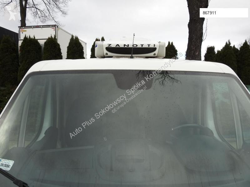 Véhicule utilitaire Citroën JUMPER FURGON...
