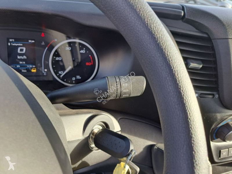Autoutilitară Iveco 35C18 180CV 3L PLATEAU...