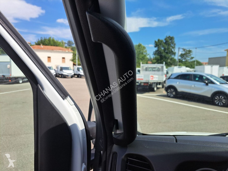 Autoutilitară Iveco 35C18 180CV 3L ALUMINIUM...