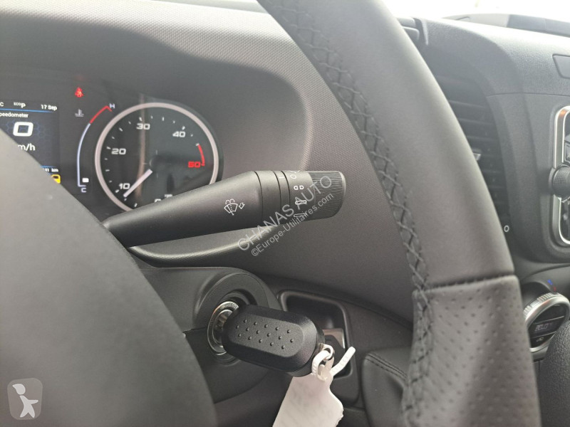 Autoutilitară Iveco 35C18 A8 180CV 3L HAYON...