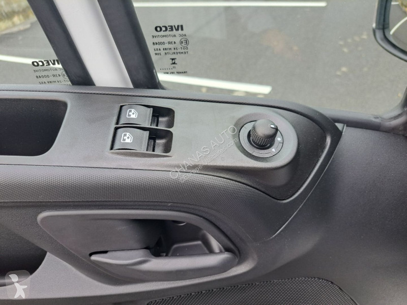 Autoutilitară Iveco 35C18 180CV 3L CAISSE...