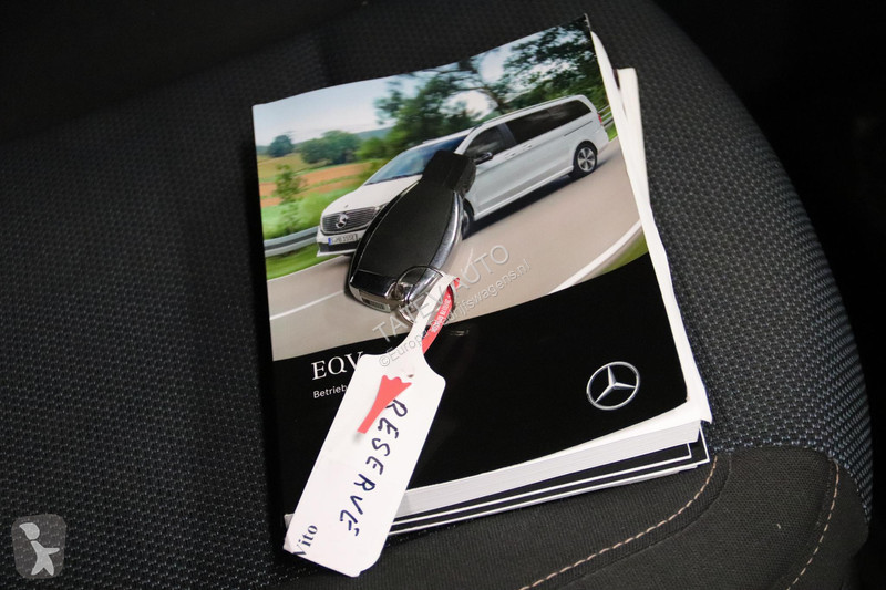 Véhicule utilitaire Mercedes 300 L2...