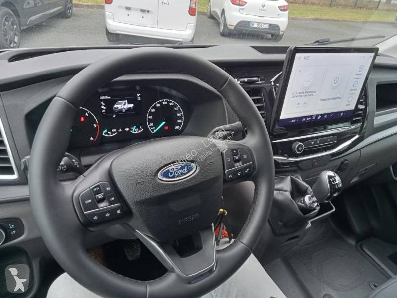 Véhicule utilitaire Ford