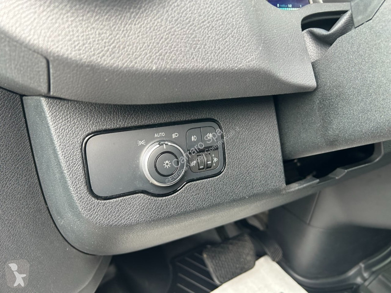 Autoutilitară Mercedes III
