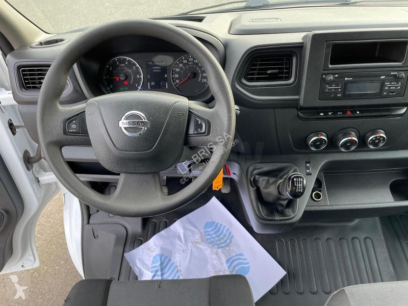 Véhicule utilitaire Nissan 145.35