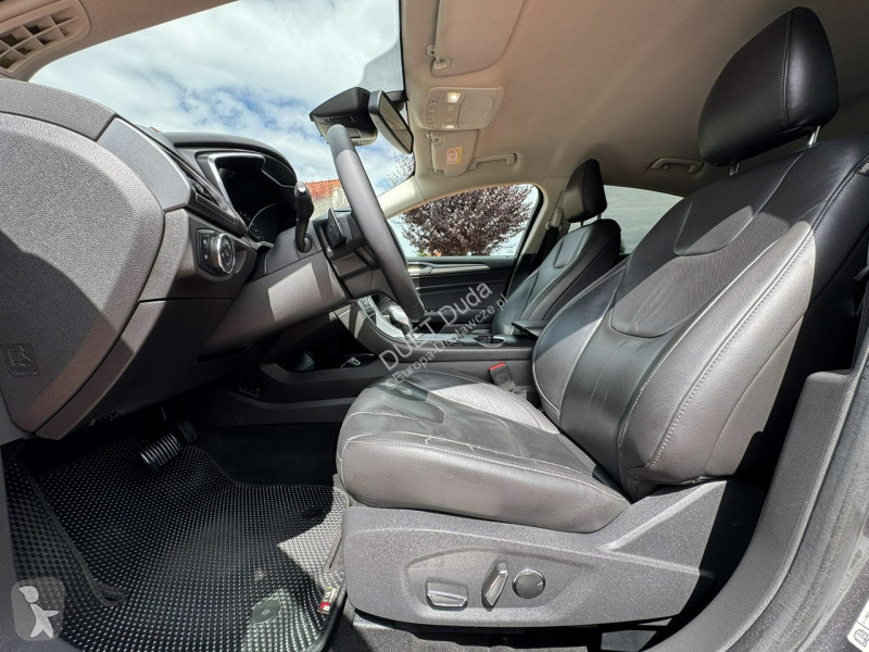Véhicule utilitaire Ford