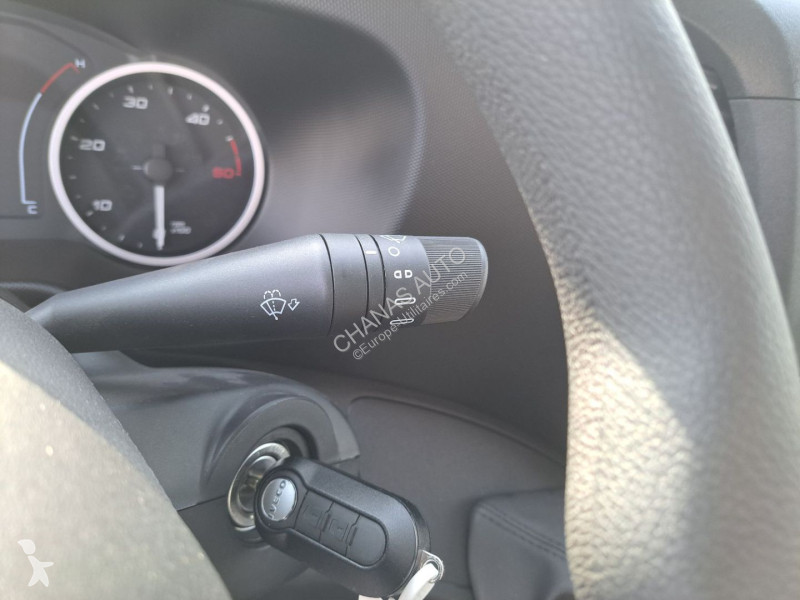 Veículo utilitário Iveco 35C18 180CV 3L...