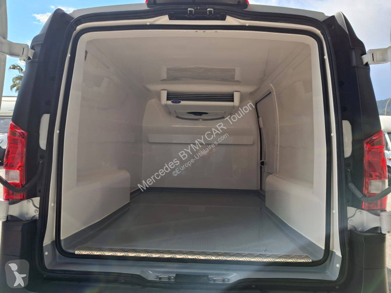 Véhicule utilitaire Mercedes VITO FOURGON 114...
