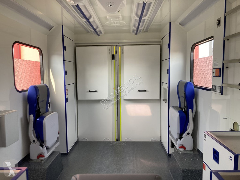 Furgoneta Mercedes 419 Container Ambulance...