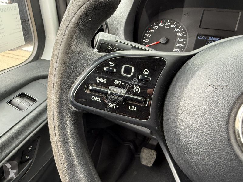 Véhicule utilitaire Mercedes 311 CDI L2H2 AC...