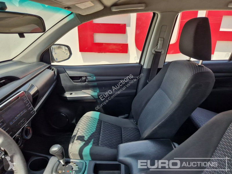 Véhicule utilitaire Toyota Hilux