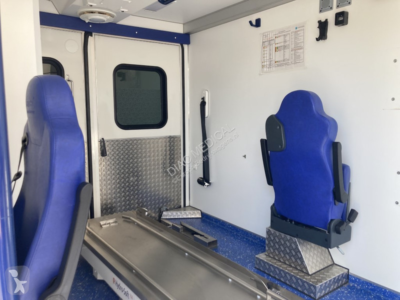 Furgoneta Mercedes Container Ambulance 400-serie