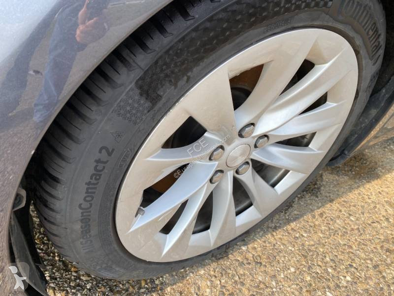 Véhicule utilitaire Tesla