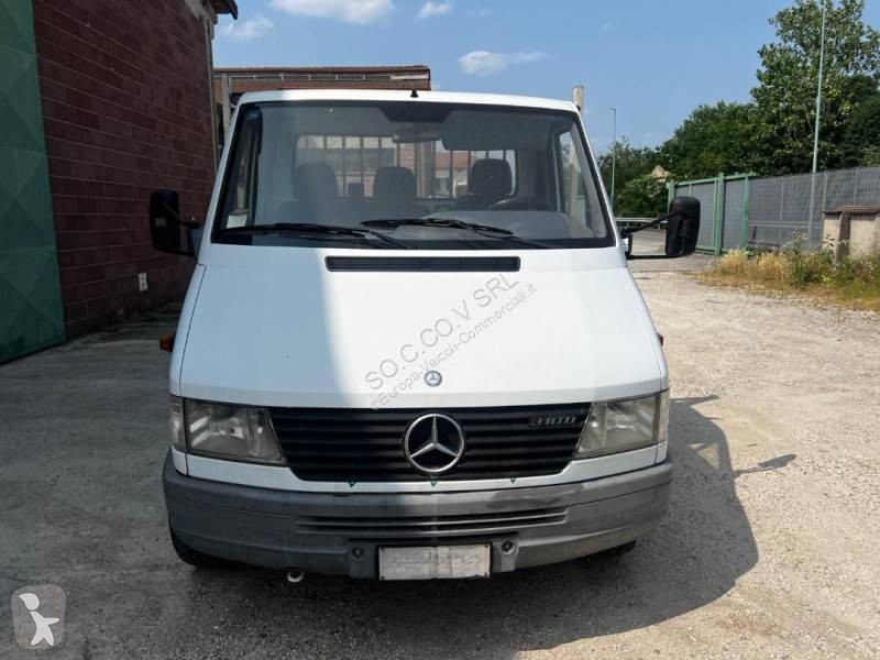 Véhicule utilitaire Mercedes
