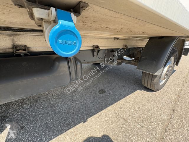 Véhicule utilitaire Iveco...