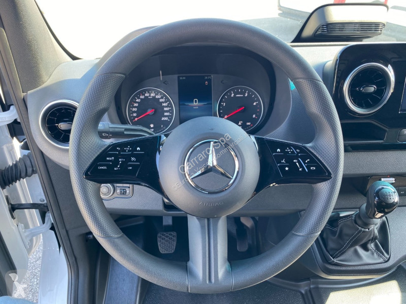 Autoutilitară Mercedes Furgone Traz. Post