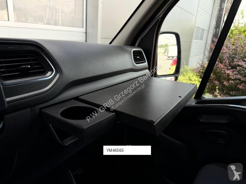 Véhicule utilitaire Renault 135 DCI Furgon...
