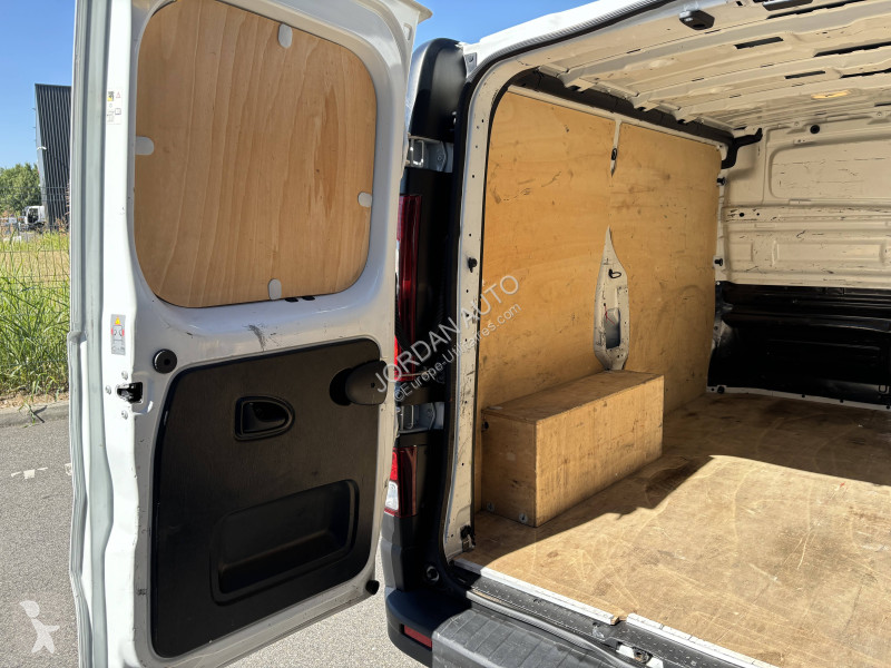 Véhicule utilitaire Renault 1.6 BluedCi 95ch...