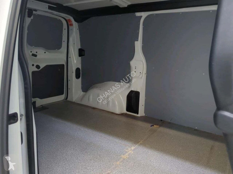 Véhicule utilitaire Toyota MEDIUM 2.0L 145 D-4D