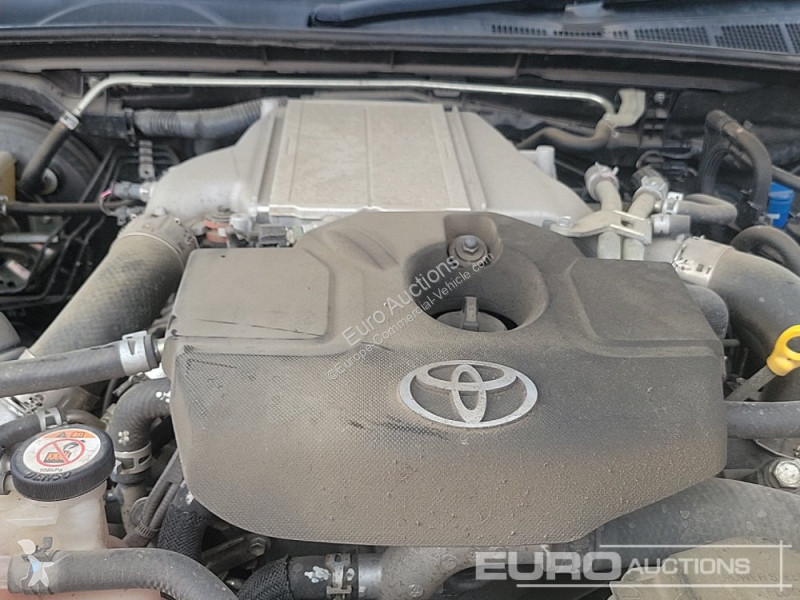 Furgoneta Toyota Hilux