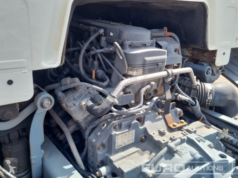 Véhicule utilitaire  LF220
