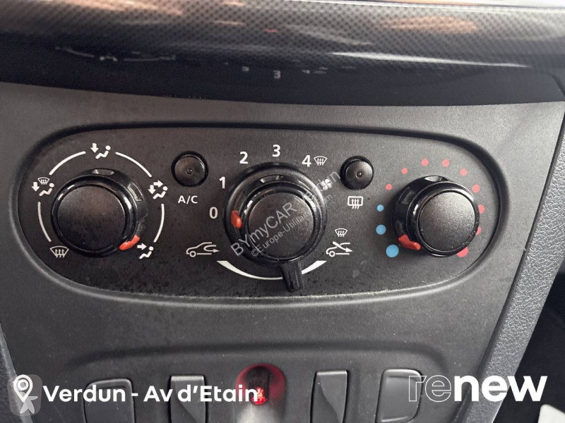 Veículo utilitário Dacia Sandero SCe 75