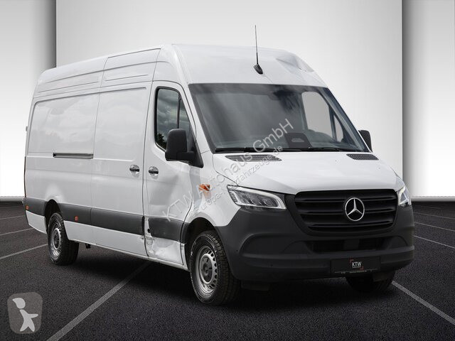 Véhicule utilitaire Mercedes 317...