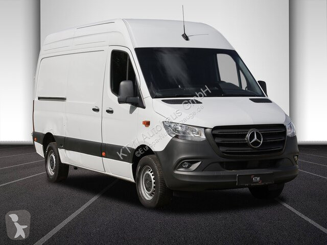 Véhicule utilitaire Mercedes 317...