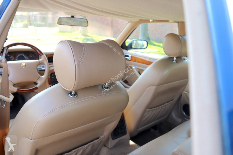 Véhicule utilitaire Jaguar Sovereign 4.0