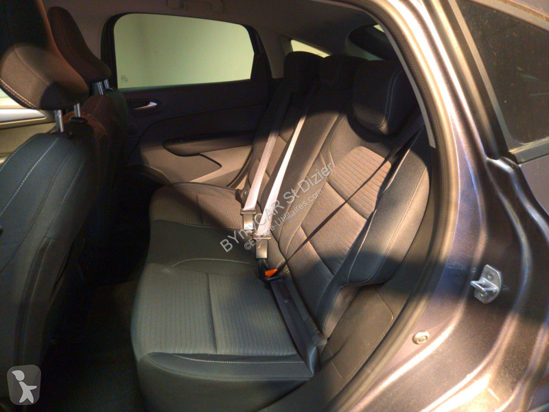Autoutilitară Renault Arkana mild hybrid 140...