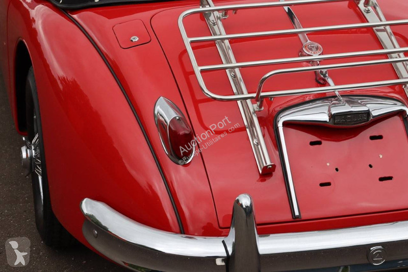 Véhicule utilitaire Jaguar 150 DHC