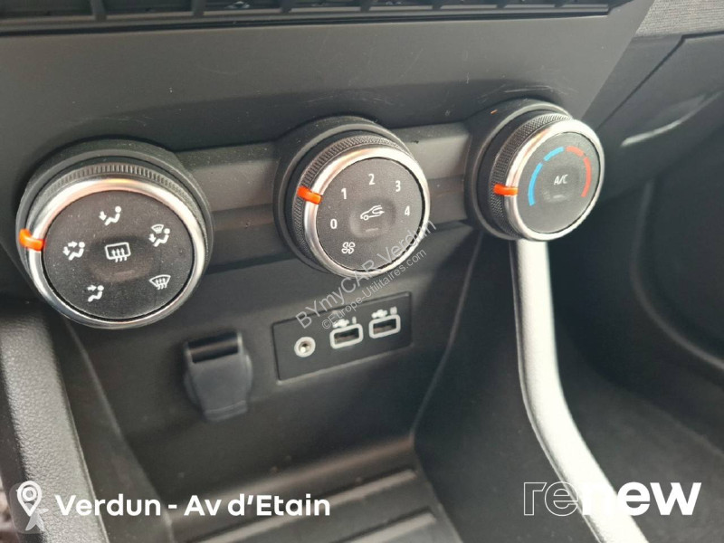 Veículo utilitário Renault Clio TCe 90