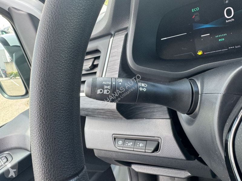 Véhicule utilitaire Renault BLUE DCI 150 GSR2...