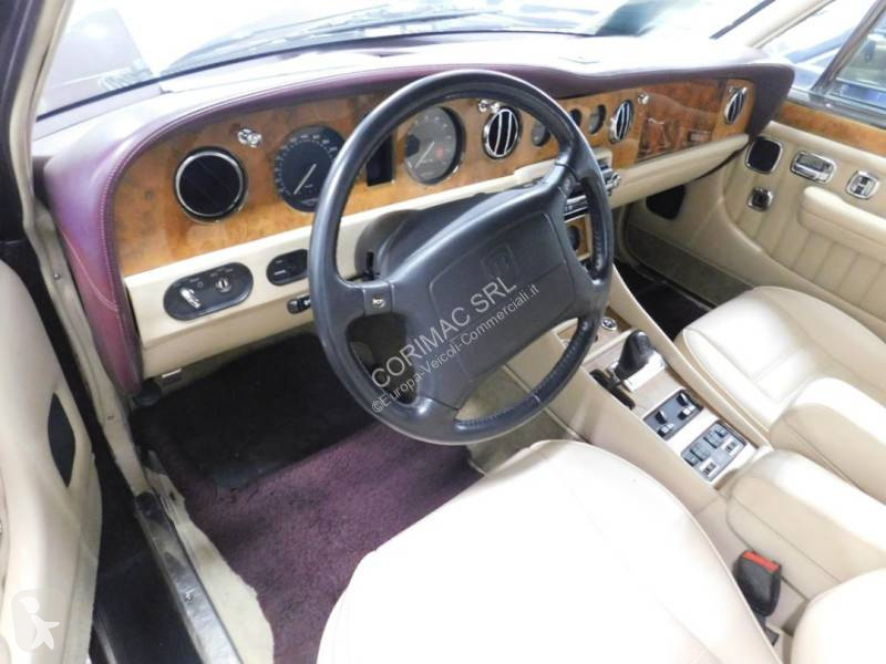 Samochód dostawczy Bentley