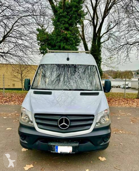 Furgoneta Mercedes