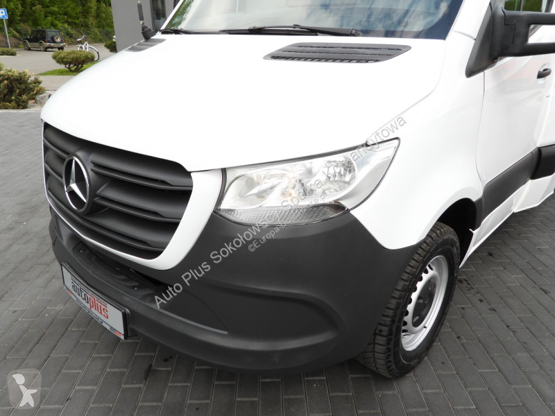 عربة نفعية Mercedes 23ASTER