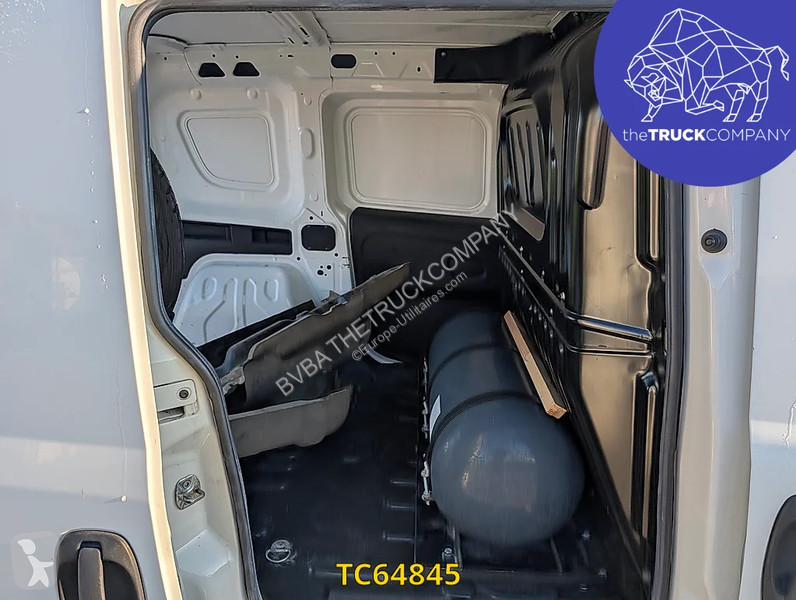 Samochód dostawczy Fiat 1.4i PETROL / CNG Doblò
