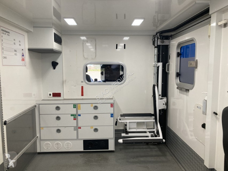 عربة نفعية Fiat Maxi Container Ambulance